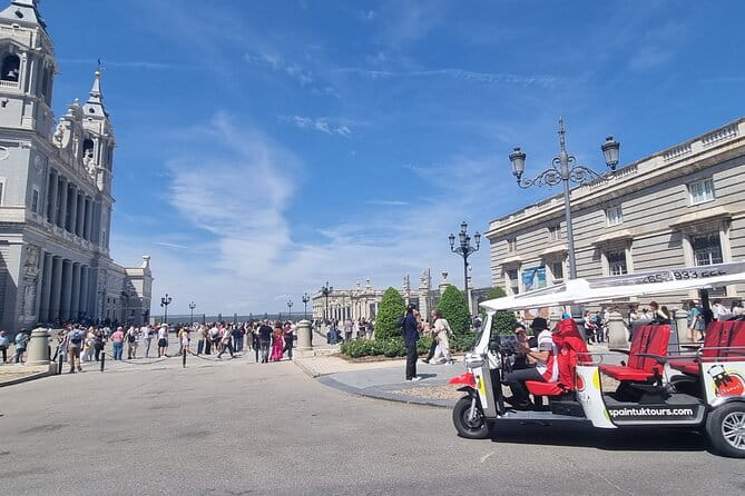 2 Hours Private Tuk tuk Tour in Madrid - Key points / Takeaways