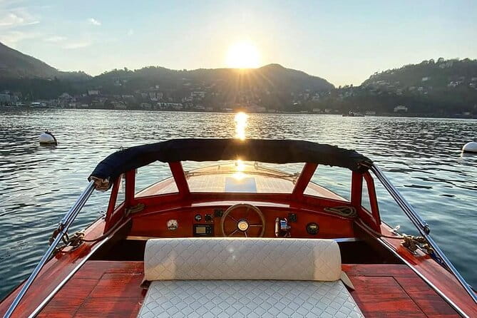 2 Hours Private Wooden Boat Tour on Lake Como 10 pax - Exploring Lake Como from the Water: A Practical Breakdown