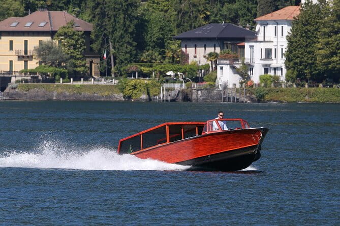 2 Hours Private Wooden Boat Tour on Lake Como 6 pax - In-Depth Look at the Experience