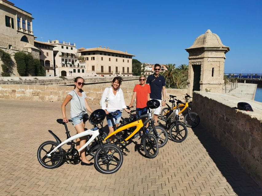 2 Hours Sightseeing E-Bike Tour in Palma De Mallorca - Experience Highlights