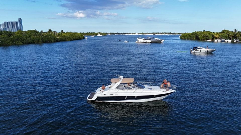 2 HOURS Yacht in Miami for Up to 12 People - Pricing and Booking