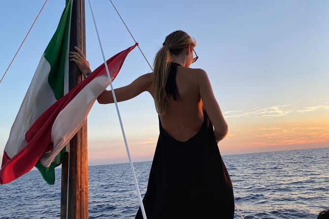 2 Hr Shared Cinque Terre Sunset Cruise with Swim Stop {wine inc!} - Experiencing the Cinque Terre Coast by Boat: A Detailed Look