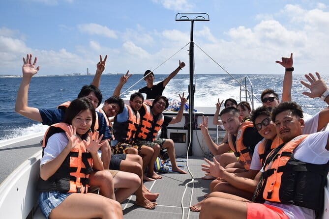 200M Parasailing Experience in Okinawa Depart From Ginowan Marina - Health and Safety Considerations