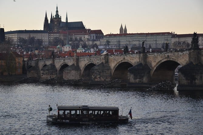 2:5-Hour Walking Tour of Old Town Prague with Boat Ride - FAQ