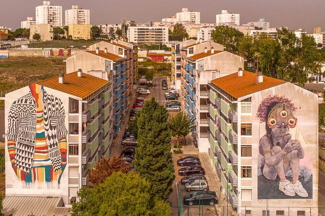 2h Lisbon Electric Tuk Tuk Tour + 2h Sunset Sailing Boat Trip - La experiencia en barco: la magia de la puesta de sol en el río Tajo