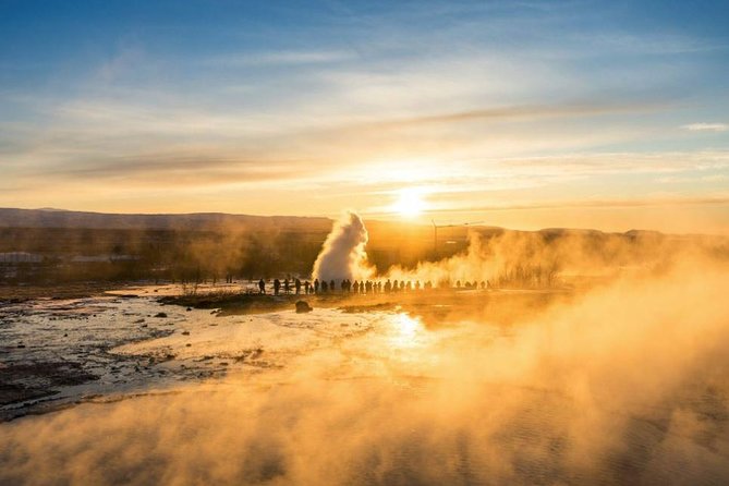 3-Day Golden Circle, Ice Cave, Glacier Lagoon and Canyon Tour - Glacier Hiking