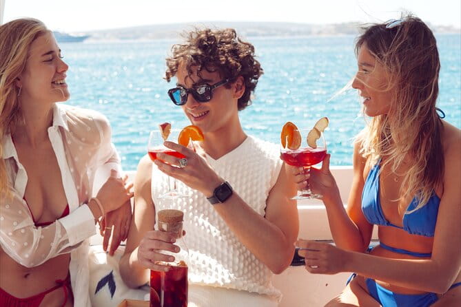 3-hour boat trip at sunset in the bay of Palma - The Sunset: A Perfect Photo Opportunity