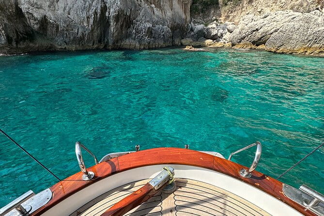 3 hour private boat tour on the island of Capri - A Closer Look at the Capri Private Boat Experience