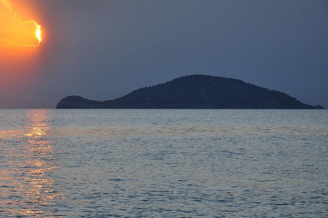 3 hours Neos Marmaras: Day or Sunset Sailing Tour Coves & Islands - Who Will Love This Tour?