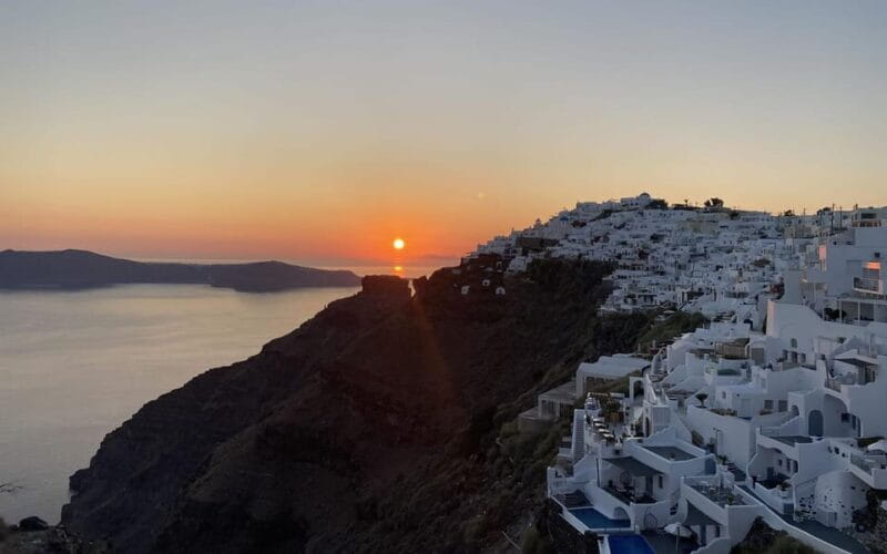 3 hours Panoramic Tour to Oia - The Tour Experience: From Firostefani to Oia in 3 Hours