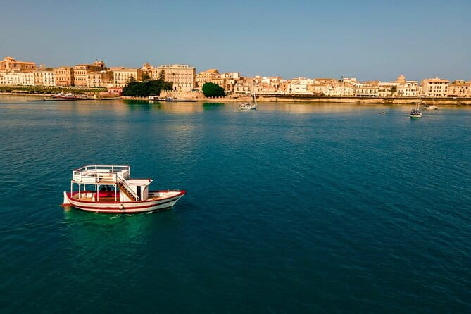 3 Hours Private Boat Tour of the Island of Ortigia with Aperitif - The Experience in Detail