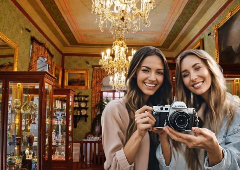 3h Royal Castle Tour, Interior, Pralines, Coffee & Dessert - Key Points / Takeaways