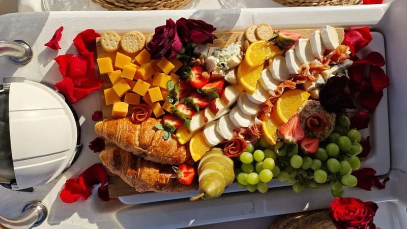 3h Whale Watching Private tour Beneteau Oceanis 440 - FAQ