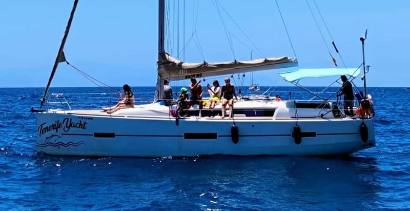 3h Whale Watching Private Tour Costa Adeje Lina7 Mizendoha - The Boat and Amenities: Comfort in Style