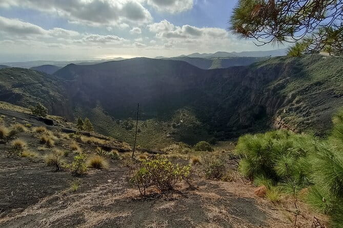 4.5 hours Private tour, the best and highlights of Gran Canaria. - Caldera de Bandama: Volcano and WWII Secrets