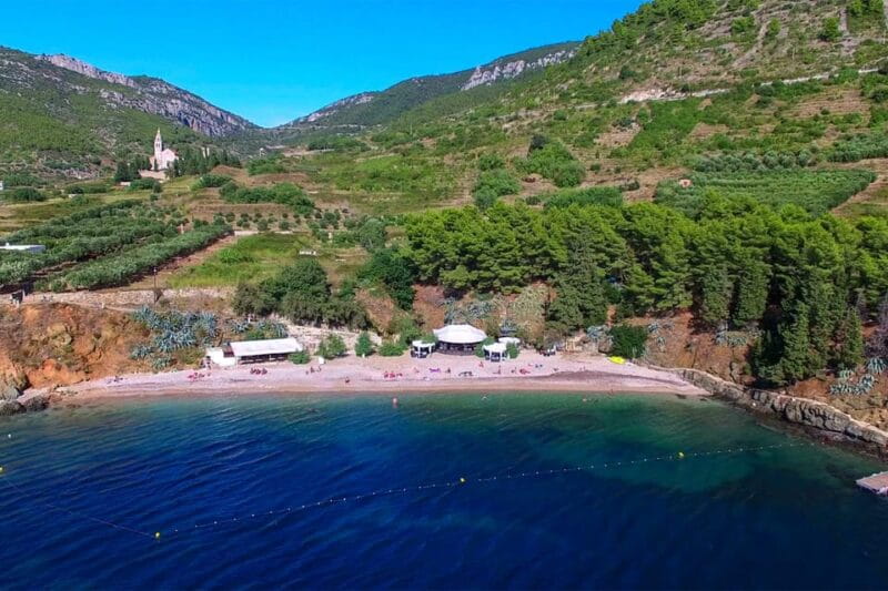 4 Caves & Komia Private Speedboat Tour from Split - Leisurely return and reflections on a day well spent