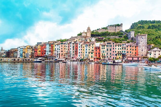 4-Hour Guided Boat Tour with Aperitif at Sunset in Spezia - The Itinerary: A Closer Look