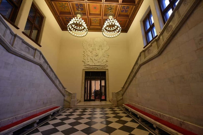 4 hour: Palace of Culture & Science and POLIN Museum - Exploring the Palace of Culture & Science: Warsaw’s Controversial Icon