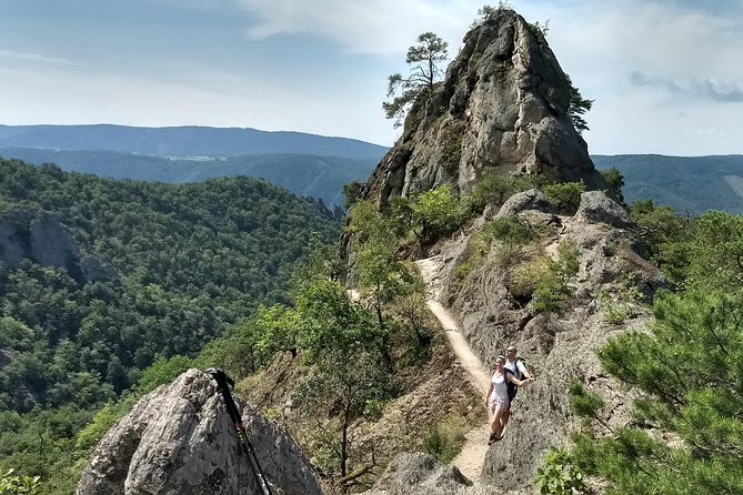 4-Hour Private Alpine Hiking Tour in the Footsteps of King Lionheart - Inclusions and Exclusions