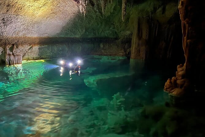 4 hours enjoying unique aquatic caves in Mallorca - Price and Logistics