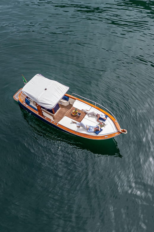 4 Hours Private Boat Touron Como Lake, Bellagio: (Wood Boat) - Who is This Tour Best For?