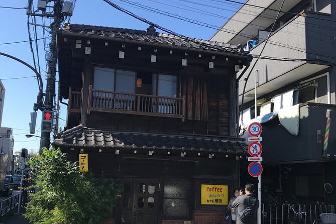 4 Hours Private Yanaka Town Tour - Souvenir Shopping in Yanaka