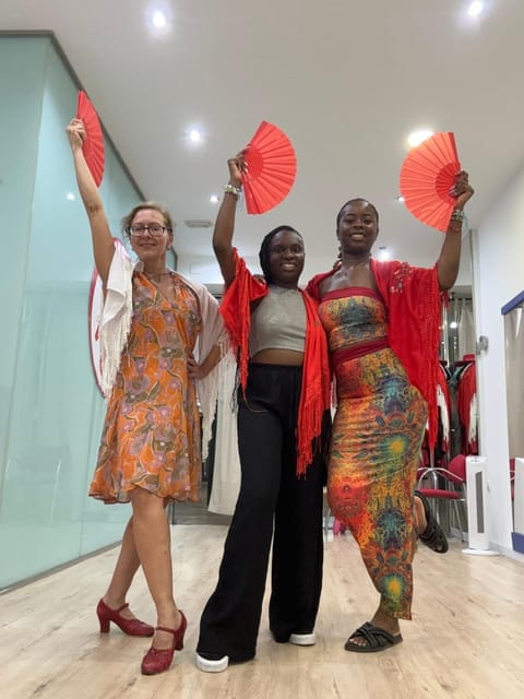 45 minutes flamenco dance class for family in Málaga - Key points / Takeaways