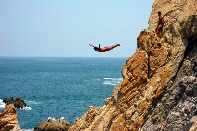 4HRS Small Group Half Day City Tour With Lunch at High Divers - Inclusions and Exclusions