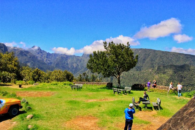 4x4 Full-Day Tour to Explore Portugals Scents and Flavors - Exploring Local Industries and Architecture