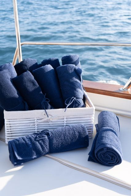 5 Lands: Cruising Along the Coast During the Day - Lunch Ashore - Navigation Across the Harbor