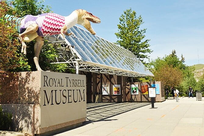 6 Day Summer Rockies Visit Banff Jasper Yoho and Drumheller Tour - Enjoying Scenic Lakes and Rivers