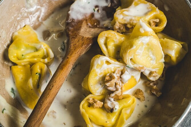 6-Day Venice, Garda & Northern Italy Small-Group Tour from Rome - Villa Pisani, Prosecco, and Local Indulgences