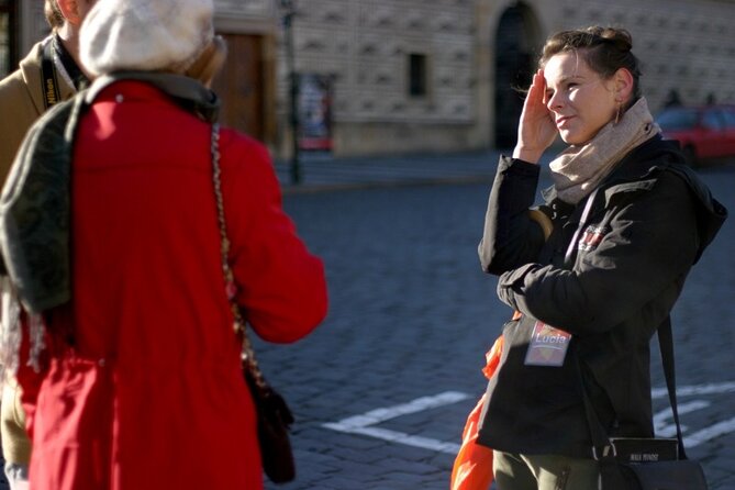 6 Hours Prague Tour All Inclusive: Pick Up, Lunch & Boat Trip - Included Amenities and Features