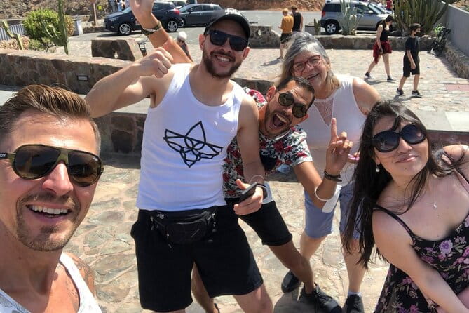 7-Hours Private Tour Volcanoes and Wine Region in the Canary Islands - Exploring the Heart of Gran Canaria: Volcanoes, Wine, and Authentic Charm