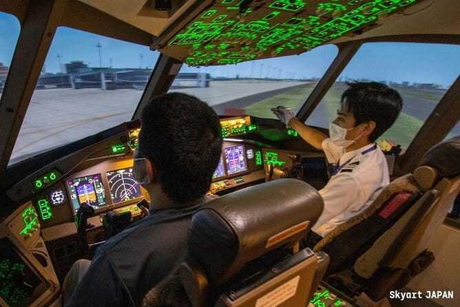 70 Minutes of Flight Simulation Experience in a Real Cockpit! a Must-See for Airplane Lovers - Reviews and Feedback From Participants