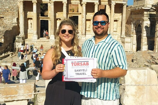 8 day Anzac Tour Bravo - Accommodations and Transportation: Comfort on the Move