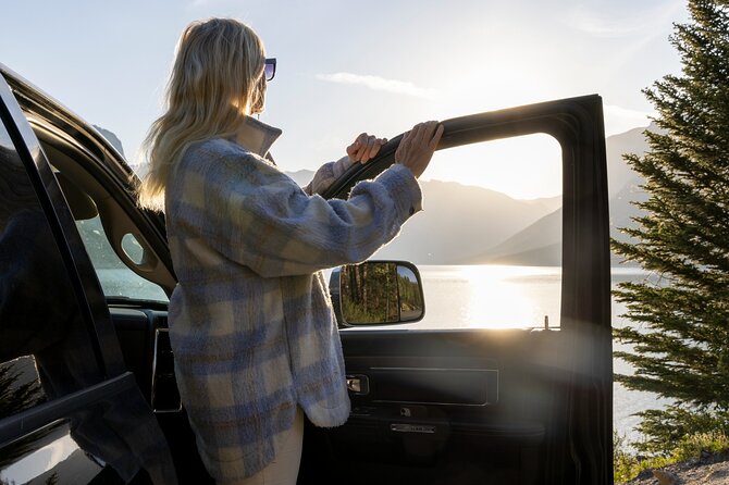 8 Hour Tour in Lake Louise, Banff and Moraine Lake - Activities and Highlights