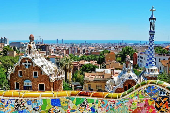 8 hours Barcelona Highlights Private tour - A Day in Barcelona: What You Can Expect
