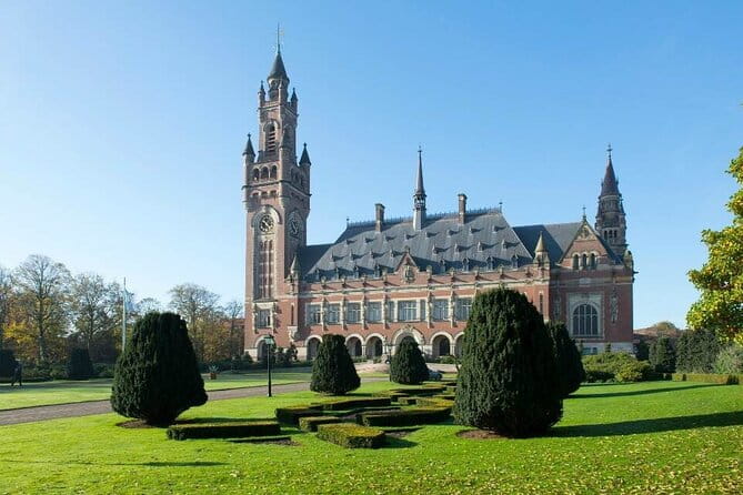 90 minutes Self Guided Walking Tour with puzzles in Den Haag - Key points / Takeaways