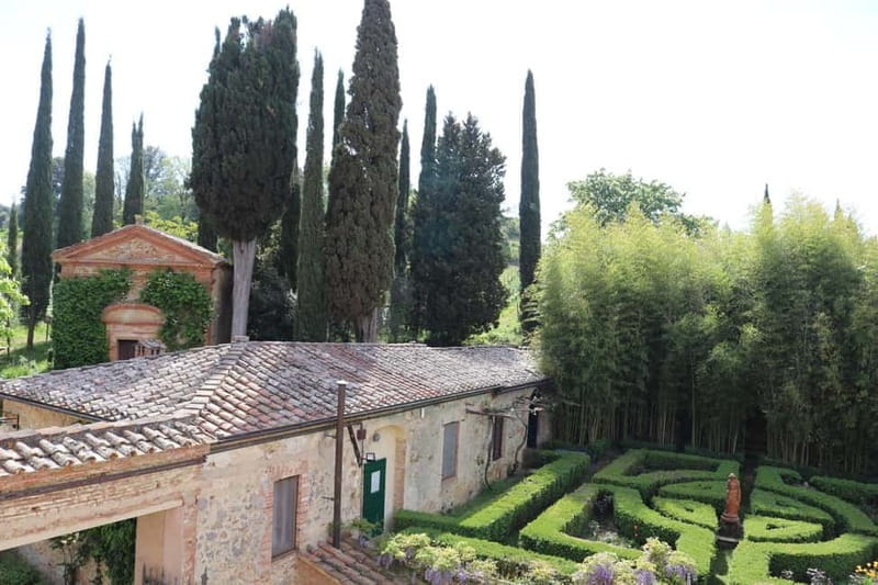 A 16th-century farmhouse between the Crete Senesi and Val d'Orcia, a tour through history and wine. - Exploring the Heart of Tuscany: The Historic Farmhouse Experience
