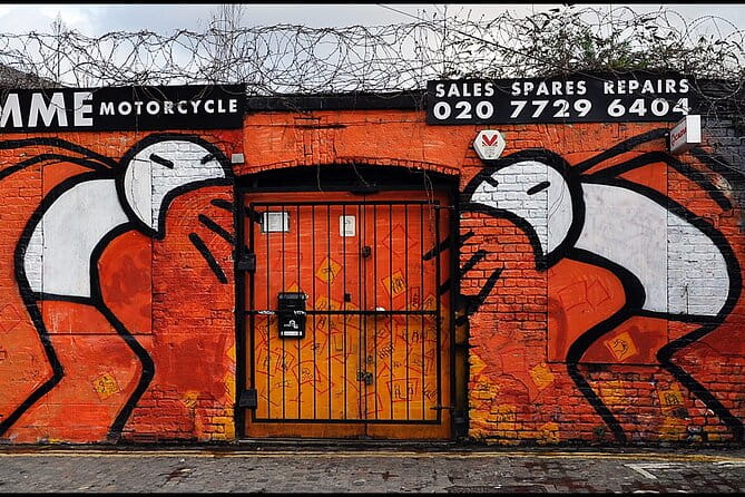 A Ball of Chalk - Guided Private East End Walk - Who Will Love This Tour?