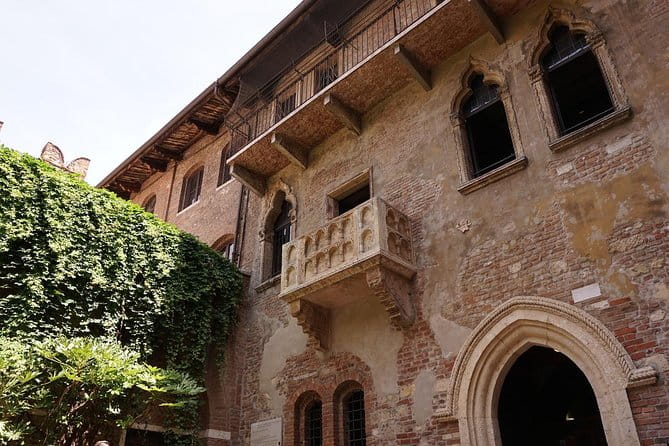A Charming Verona Small Group Stress Free City Tour with a Local Guide - Practical Tips for Your Verona Tour Experience