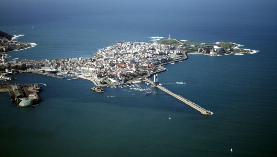 A Coruña: Private Walking Tour With Local Guide - Meeting Point and Itinerary