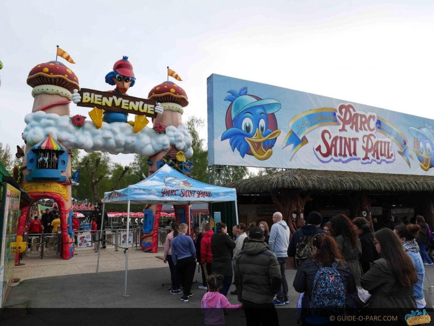 A Day at Parc Saint-Paul Ticket and Transport Included - Picnicking and Dining Options