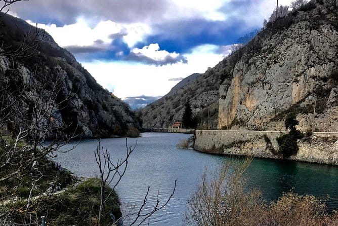 A day with the shepherd milking sheeps and making cheese in the National Park of Abruzzo - How the Experience Comes Together: Logistics and Value