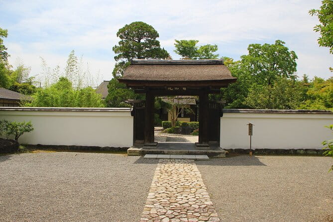 A Fun Car Tour to Inuyama Castle and a Phallus - Urakuen Garden