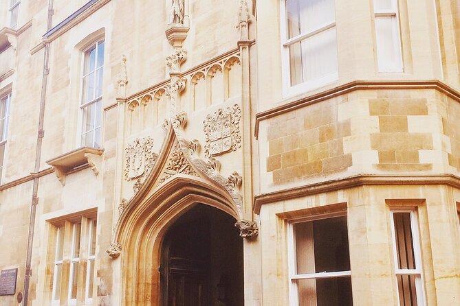 A Guided Public Tour of Historic Cambridge - Historic Pubs and Laboratories