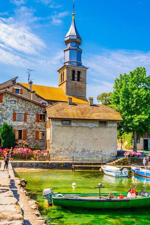 A guided tour of the medieval village of Yvoire - Exploring Yvoire: What You Can Expect on the Tour