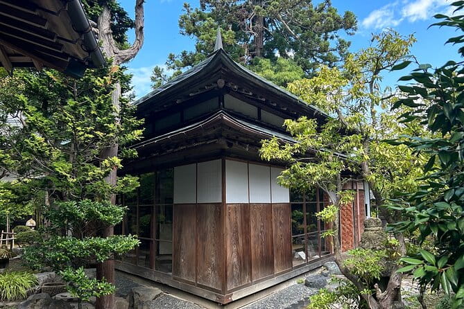 A Luxury Tour of One of Niigata's Historic Treasured Residences - Key Points