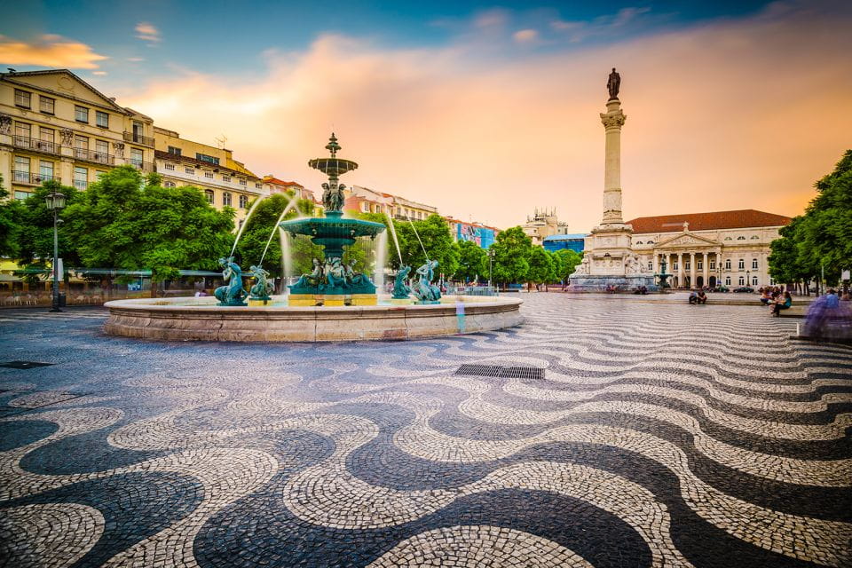 A Morning Exploration: A 1.5-Hour Private Tour of Lisbon - Santa Justa Lift and Camões Square